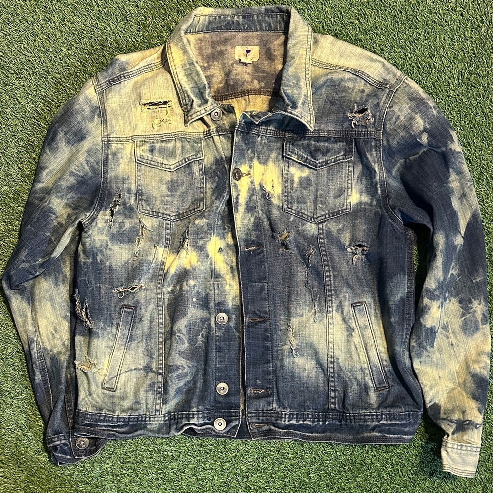 Vintage Tre Vero Distressed Denim Jacket
